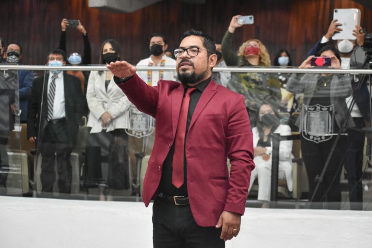 Congreso toma protesta a Enrique Acoltzi como nuevo magistrado del TSJE