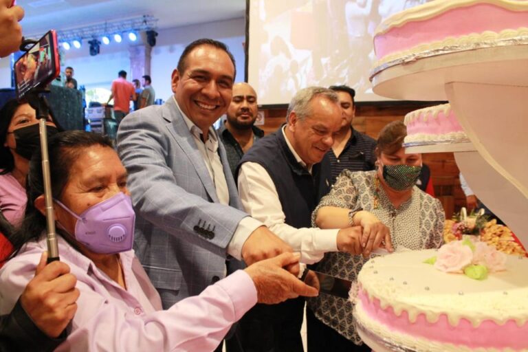 Celebra en grande a las madres el Dip. Miguel Ángel Caballero en Huamantla