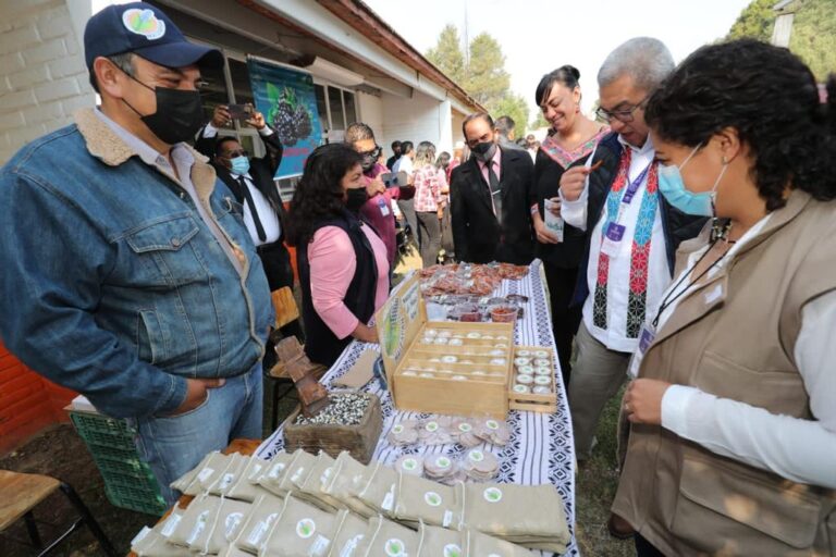 Signan SEPE y Semarnat convenio para educar sobre el cuidado ambiental