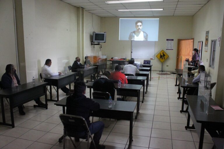 La SMyT capacitó a más de 3 mil operadores de transporte público