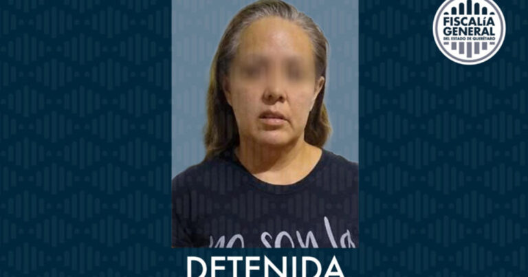 Mujer golpeó y dio de comer en bandeja para perros a su hijo