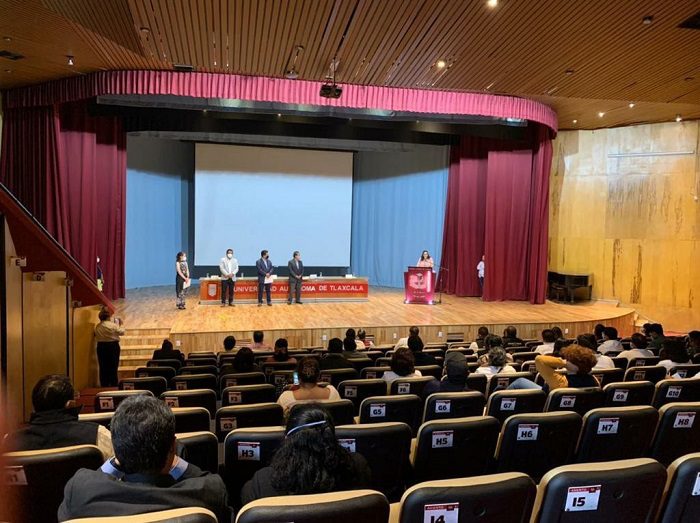 10-Conversaron-en-la-UATx-acerca-de-la-proteccion-legal-de-la-Malintzi (1)