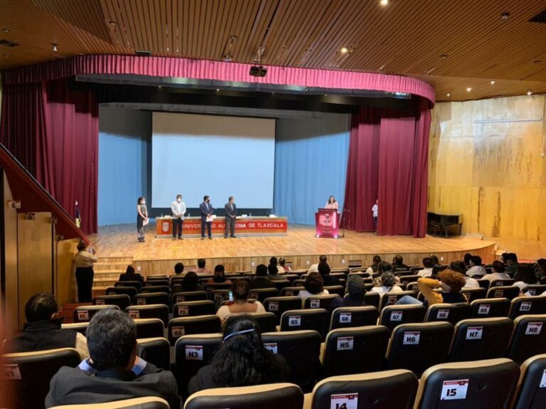 Conversaron en la UATx acerca de la protección legal de la Malintzi