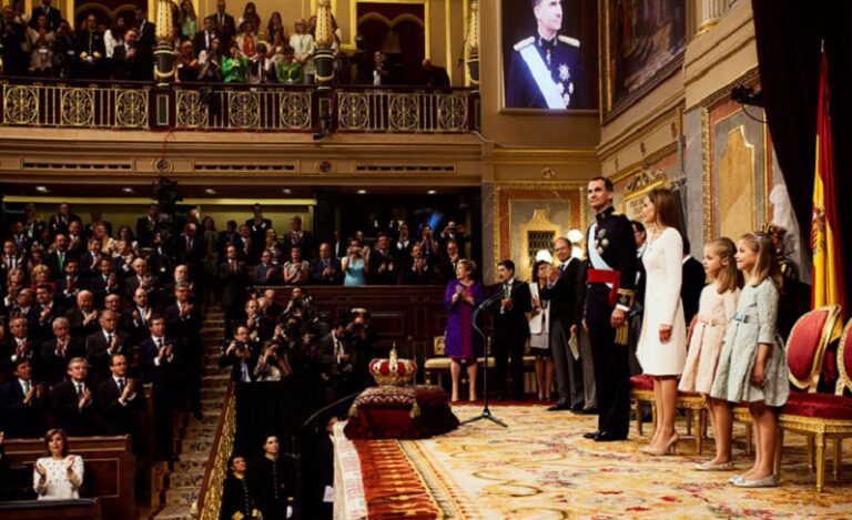 Felipe VI, 8 Años Rey /Luis María Anson (España)