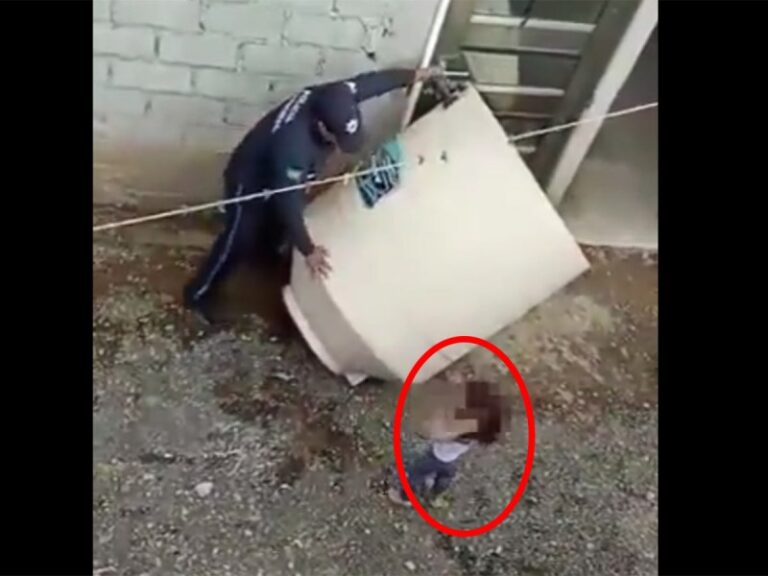 Papás abandonan a su hija en tinaco y policías la rescatan