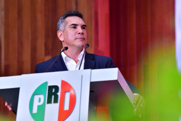 Quedaron atrás épocas en que el presidente quitaba y ponía dirigentes: Alejandro Moreno