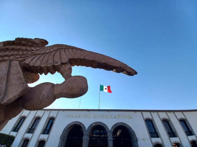 Siete periodistas postulados para recibir el premio «Miguel N. Lira» 2022