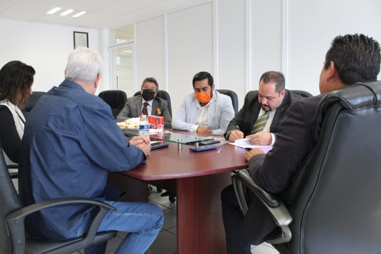 Firman convenio Tecnológico de Tlaxco y Asociación de empresarios