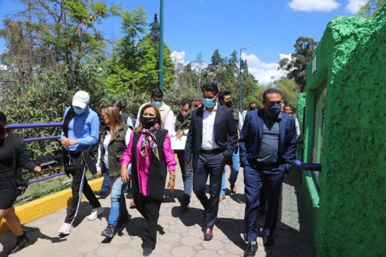 Gobernadora inspecciona instalaciones del Zoológico del Altiplano