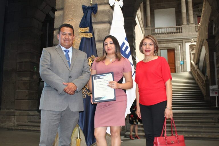Reconocen a egresada del ITST como una de las mejores del país