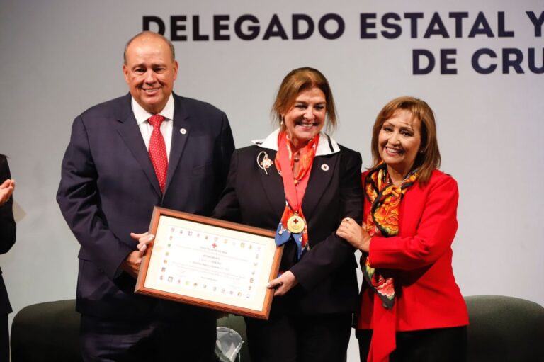 Gobernadora Tomó Protesta a Delegado de la Cruz Roja en Tlaxcala