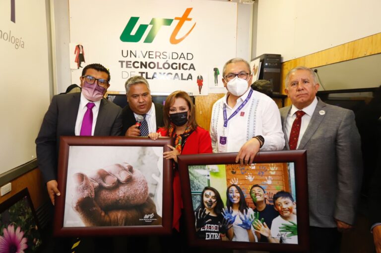 Gobernadora Lorena Cuéllar afilia al IMSS a personal de la UTT