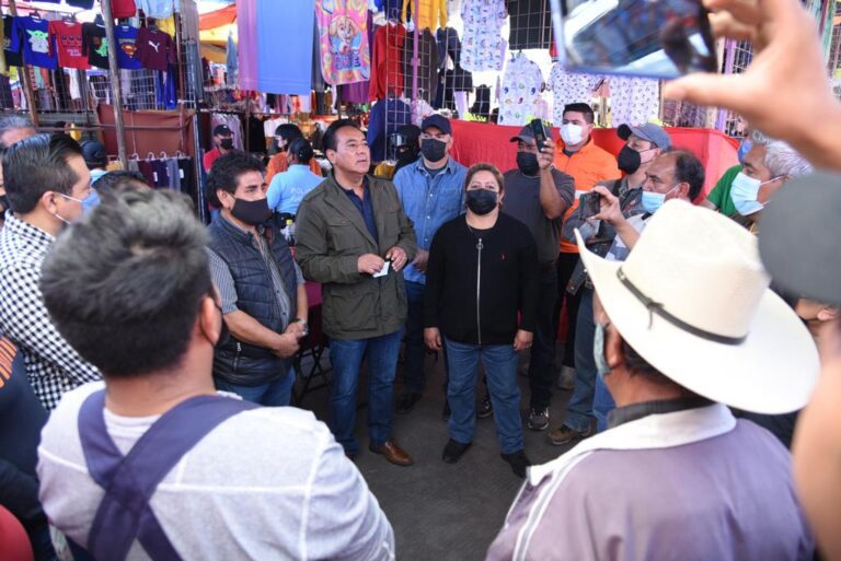 Se congratulan comerciantes del tianguis sabatino con seguridad del Ayuntamiento de Tlaxcala