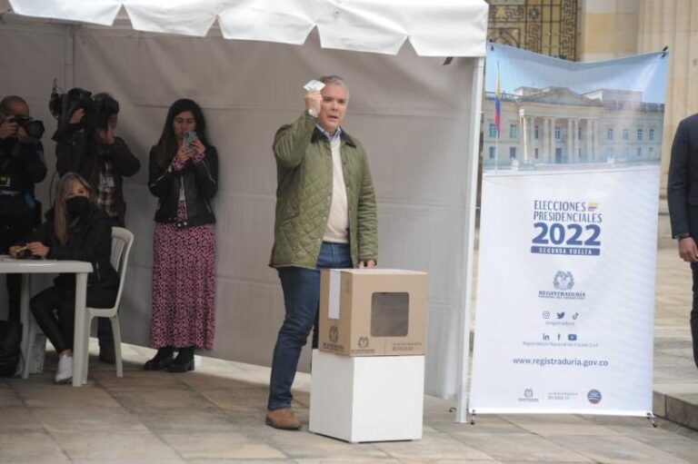 Para Indecisos /José F. Lafaurie (Colombia)