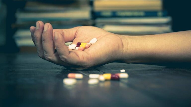 Aumentan suicidios en México, ve señales de alerta: UNAM