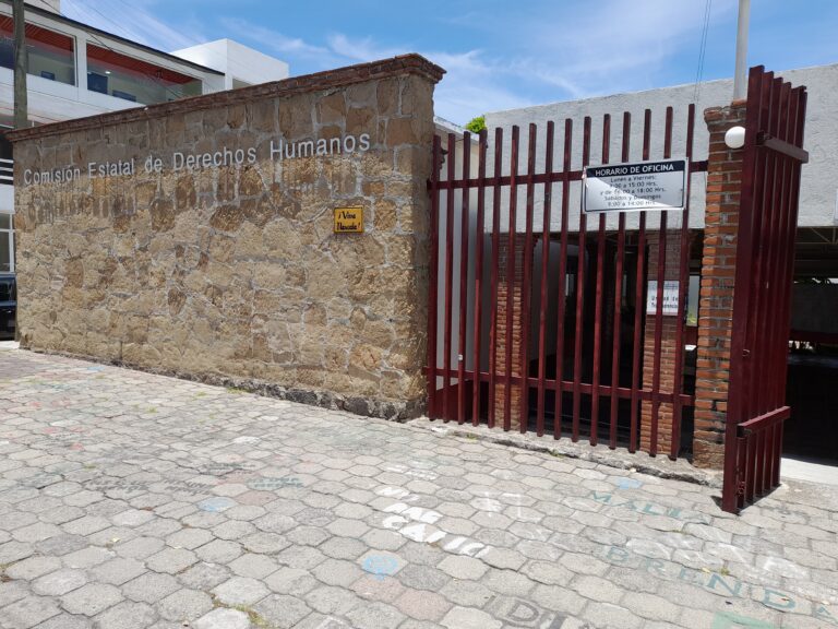 Inicia CEDH queja por agresión de presunta servidora pública a una mujer