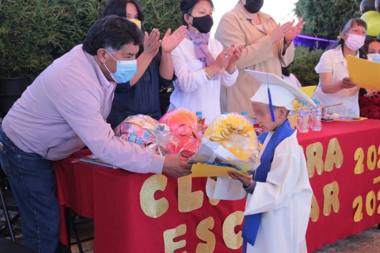 Celebra Vicente Morales graduación de niñas y niños egresados de nivel preescolar