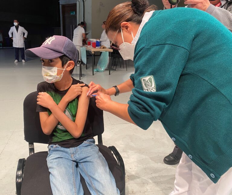 Aplica IMSS Tlaxcala 1era dosis de vacuna contra COVID-19 a niñas y niños de 5 a 11 años