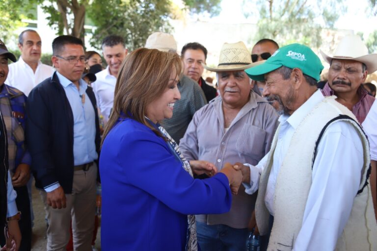 Da Banderazo Gobernadora Lorena Cuéllar a rehabilitación de carreteras en la entidad