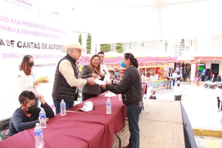 Impulsa SIA el desarrollo rural con entrega de apoyos