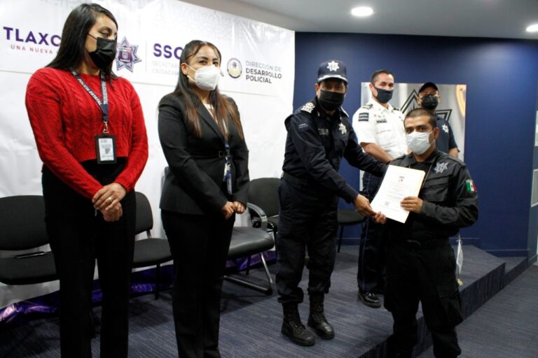 Entrega SSC Certificado Único Policial a Elementos de Seguridad