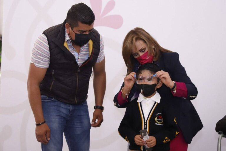 Encabeza Gobernadora Entrega de Lentes y Aparatos Funcionales del Sedif