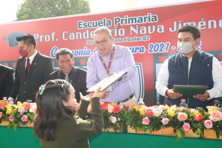 Autoridades educativas asisten a ceremonia de clausura en primaria «Candelario Nava»