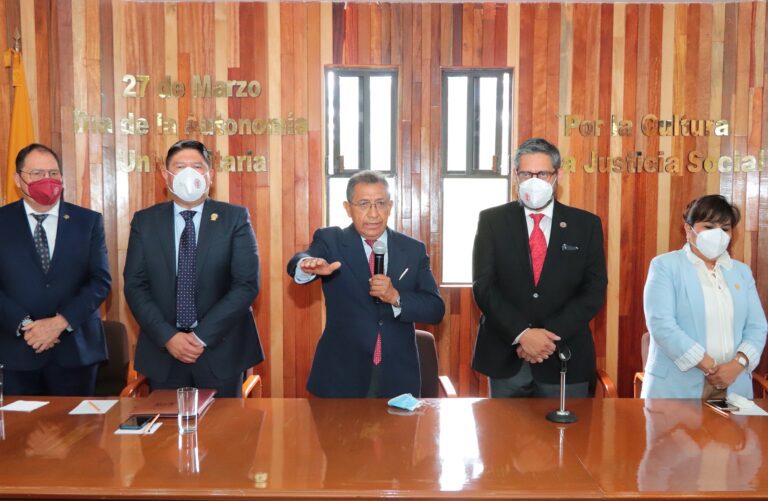 Designa Consejo Universitario al Rector de la UATx