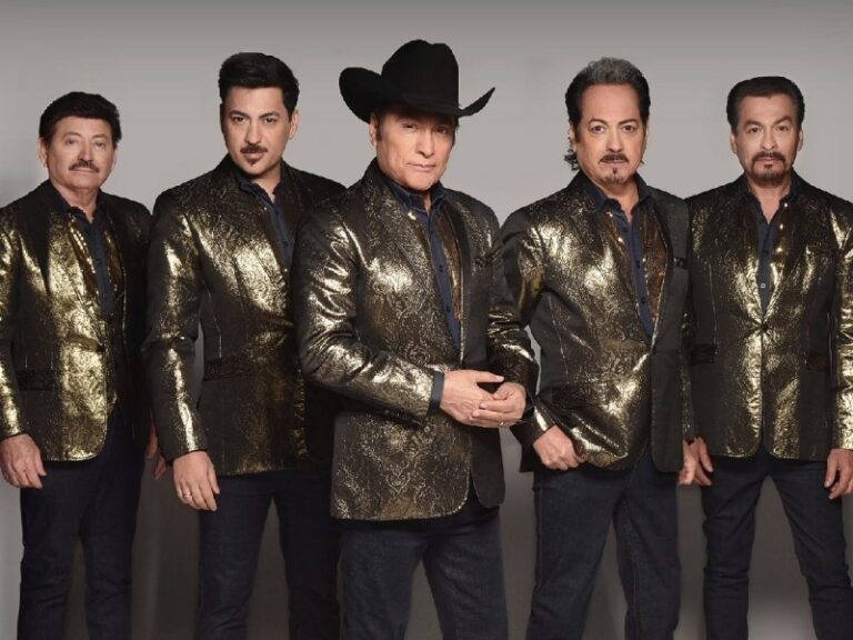 López Obrador anuncia a Los Tigres del Norte en Grito de Independencia