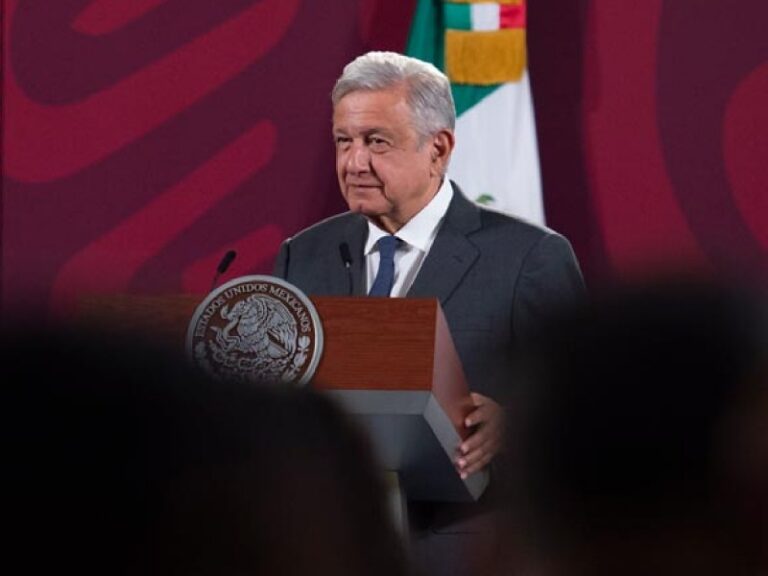 La prioridad es rescatar a los mineros: López Obrador