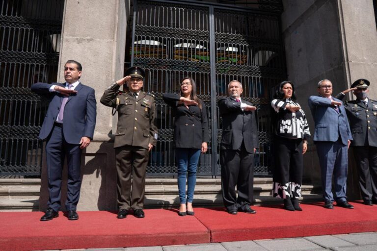 Fijan bando solemne en el Congreso del Estado de Tlaxcala