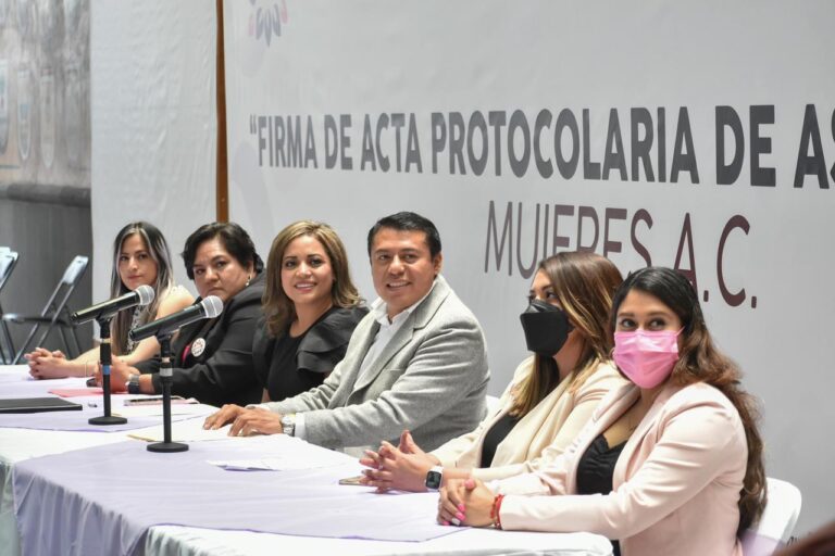 «Mujeres A.C.» realiza firma de acta protocolaria en el Congreso de Tlaxcala