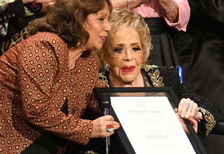 Noche de fiesta, memoria y reconocimiento para Silvia Pinal  