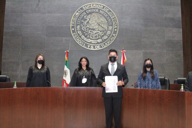 Ante el Pleno del TSJE, rinde protesta Juez Municipal de Axocomanitla