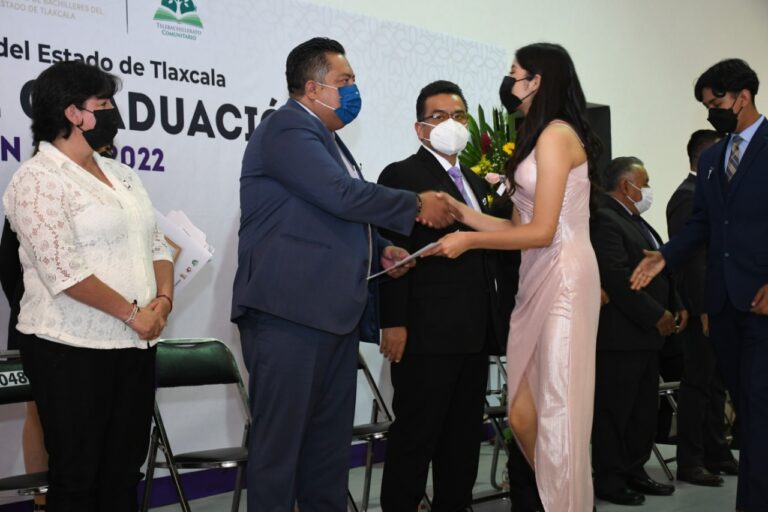 Celebra Cobat Ceremonia de Clausuras