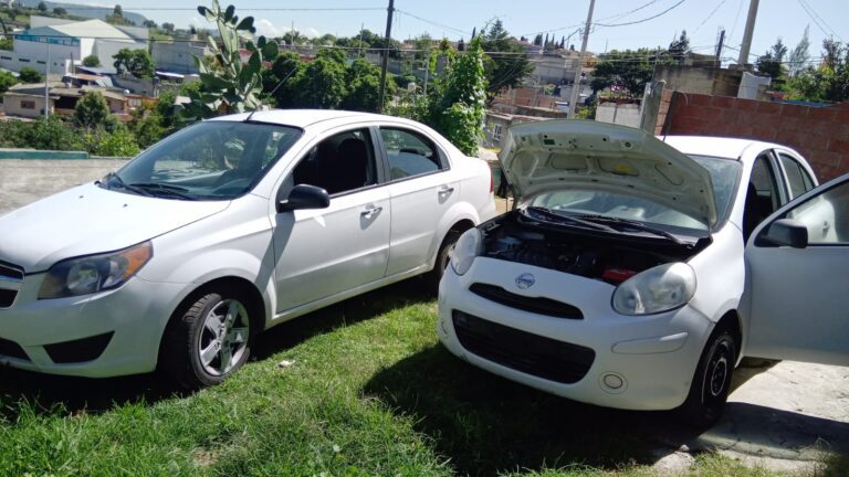 Agentes de Investigación de la PGJE Recuperan dos Taxis con Reporte de Robo
