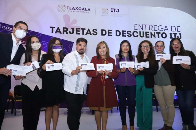 Apoya Gobernadora Lorena Cuéllar a Jóvenes con Tarjetas de Descuento