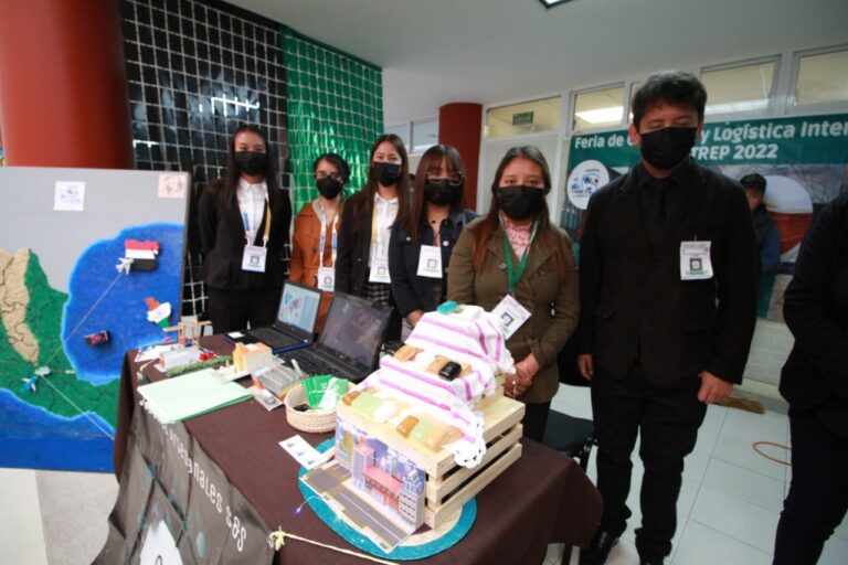 Alumnos de la Uptrep presentaron 17 proyectos en la 1era Expo Comercio y Logística Internacional