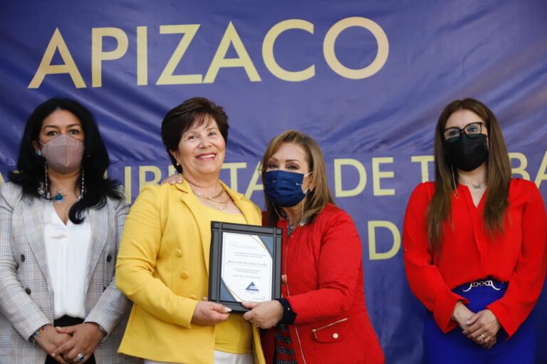 Asistió Gobernadora Lorena Cuéllar al 94 Aniversario de Canaco Apizaco