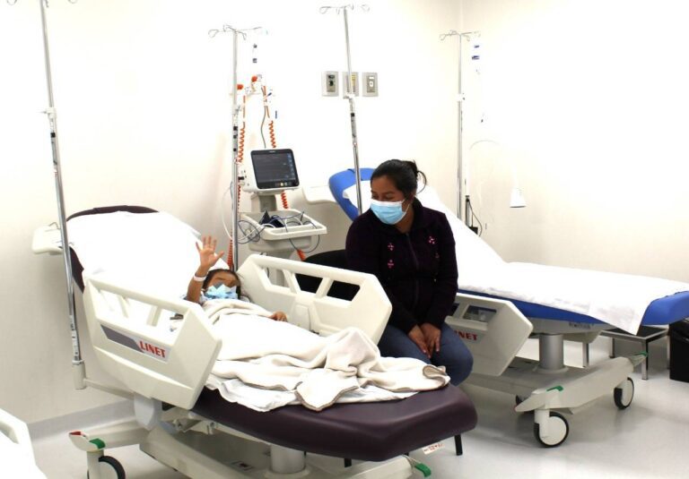 Agradece Madre de Infante Beneficiado con Cirugía de Labio y Paladar Hendido