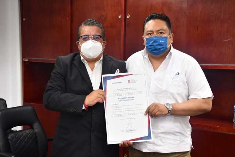 Cobat Recibe Donativo por el Grupo Difusión Científica