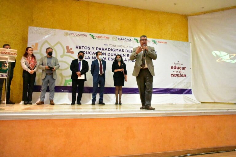 Imparte CECyTE conferencia magistral en el marco de la nueva Escuela Mexicana