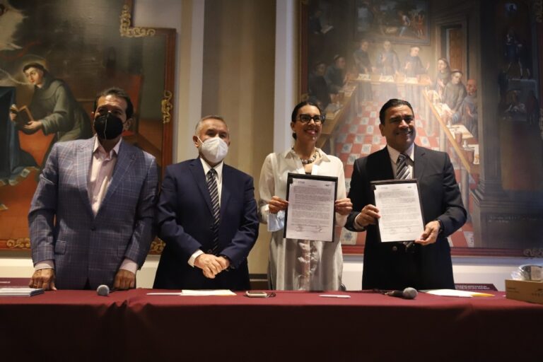 Firmaron Sectur e IZZI convenio para proveer internet gratuito a lugares turísticos de Tlaxcala