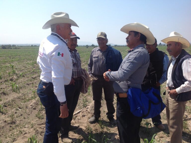 Atiende SIA de forma directa a la población productora del estado