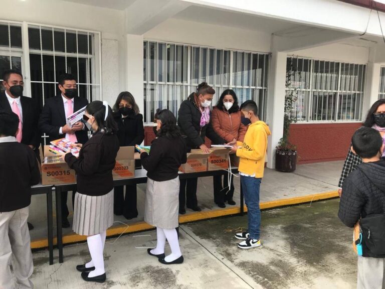 Concluyeron SEPE-USET la distribución de libros de texto para nivel básico