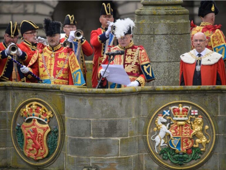 Carlos III es proclamado rey de Escocia, Gales e Irlanda del Norte