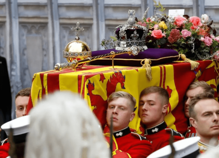 El Espectáculo Windsor / Francisco Marhuenda (España)