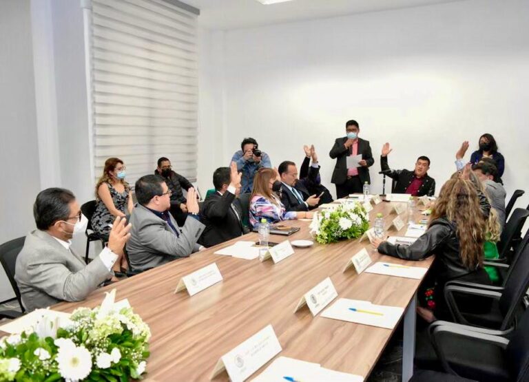 Desahogan expedientes de gran importancia en la Comisión de Puntos Constitucionales   