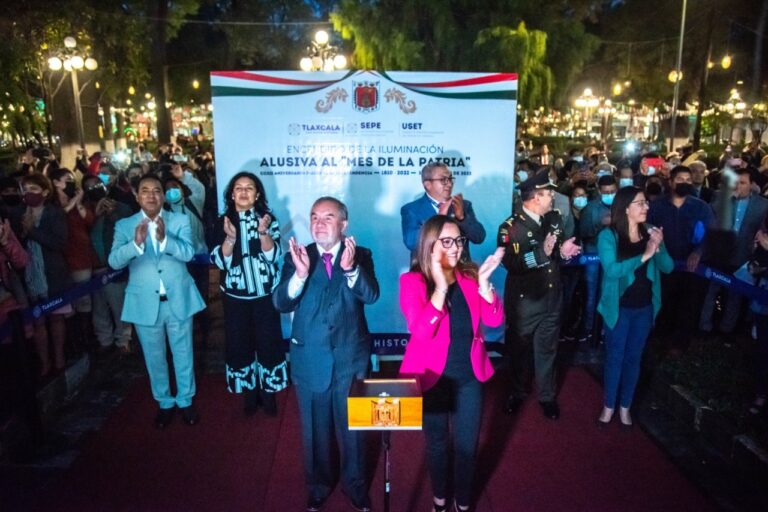 Gobierno del Estado Enciende Iluminación Alusiva a las Fiestas Patrias