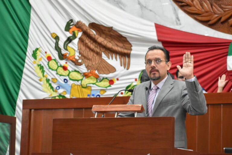 Presenta Juan Manuel Cambrón Cuatro Iniciativas Para el Actual Periodo de Sesiones del Congreso